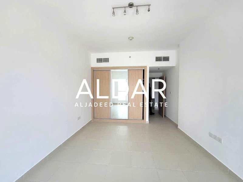 Prime Location | Near Exit | Bright And Cozy63788032386177113