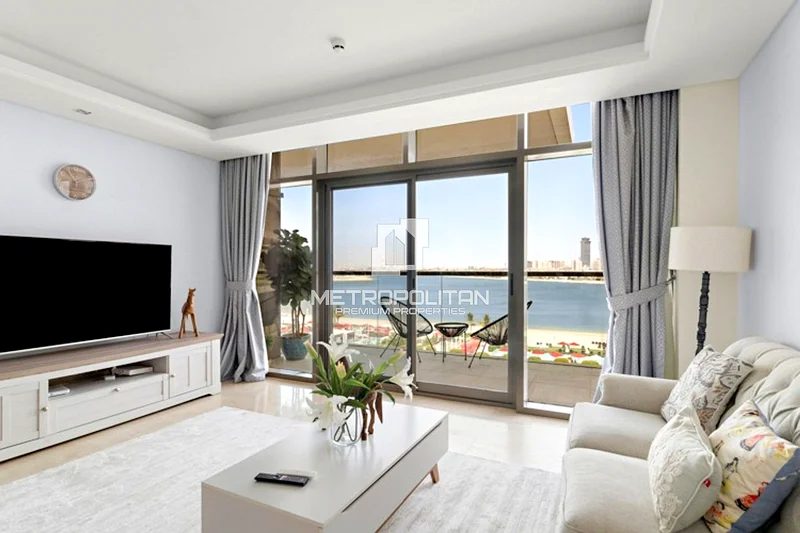 Palm Jumeirah View | High floor | Beach Access64010115352451110