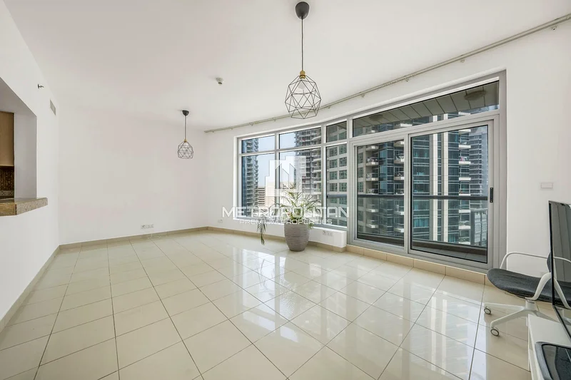 Ready To Move In | Vacant | Partial Marina View64039487023746113