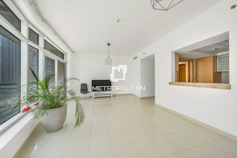 Ready To Move In | Vacant | Partial Marina View64039487023746110
