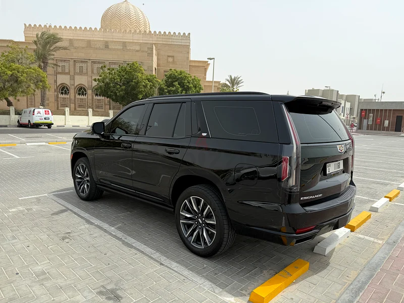 كاديلاك إسكاليد موديل 202363490982500481113