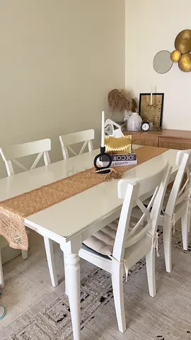 Extandable dinning table