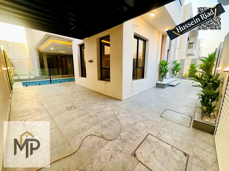 A great opportunity to own a luxury villa located in the heart of the distinguished Bahia area at an attractive price, including electricity, water an63881039971969114