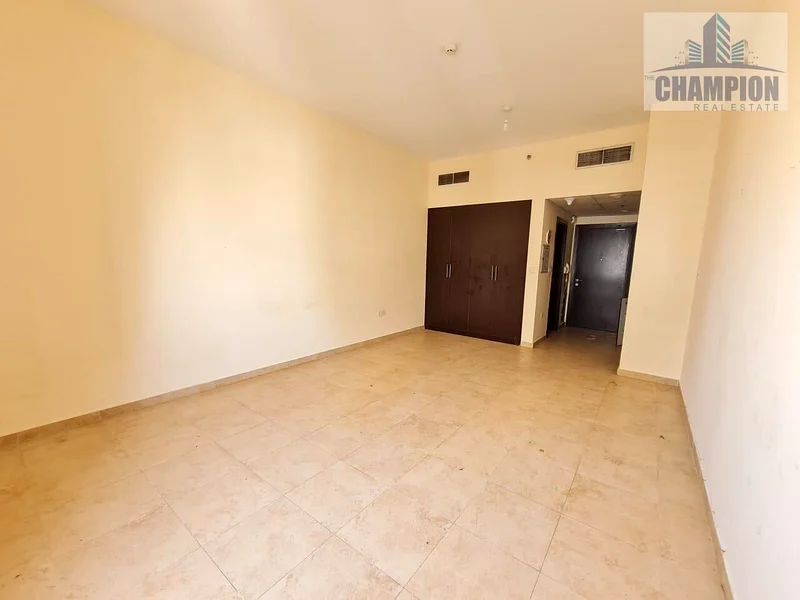 Special Studio for Sale | Free Chiller | Open View63978597972227110