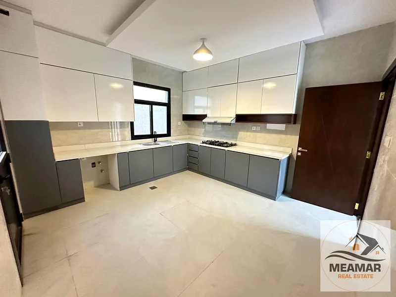 The villa of your dreams, including registration and ownership fees, on Sheikh Mohammed bin Zayed Road, directly behind services, freehold for all nat63907479784706113