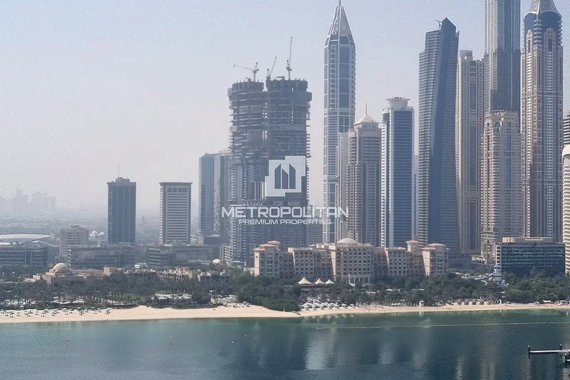 Stunning Views | Palm and Burj Khalifa View | Hot64041251496963110