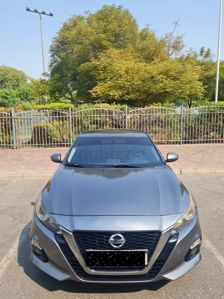 Nissan altima GCC 2019 full option SR . 3750063399970584834111