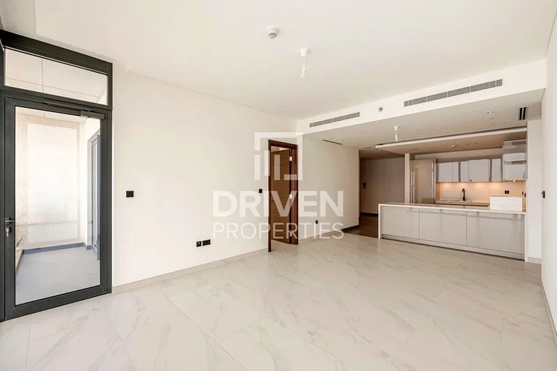 طابق عالي | شقة جديدة بالكامل مع غرفة خادمة63758355308931111