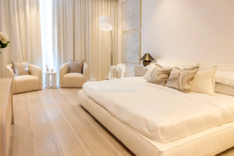 Al Barari Luxury | First Row | Pool View63916768425089112