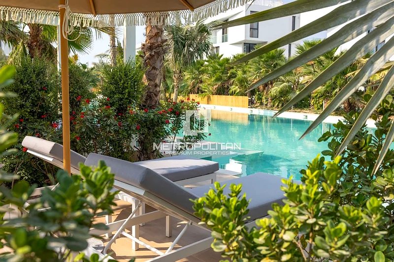 Al Barari Luxury | First Row | Pool View63916768425089110