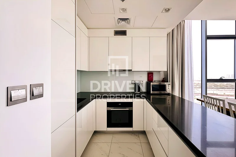 Corner and Bright Unit | High Floor | Vacant63750248929409114