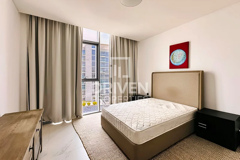 Corner and Bright Unit | High Floor | Vacant63750248929409112