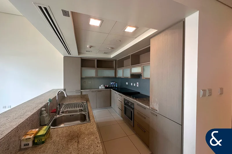 Vacant | Great Location | Exceptional Views63770328608259113
