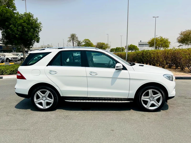 MERCEDES BENZ ML350 FULL OPTION GCC SPECS FULL OPTION SINGLE OWNER  SERVICE HISTORY AVAILABLE63403707704195114