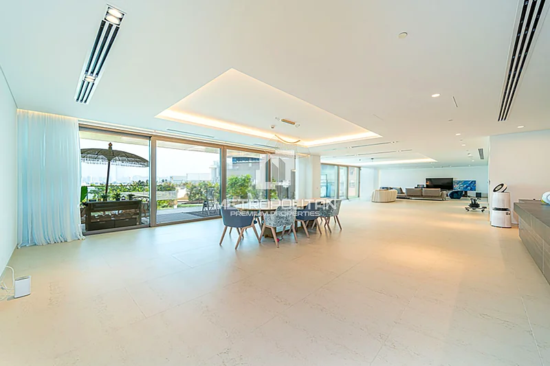 Palm and Beach View | Luxury Living | Furnished64006947068033112