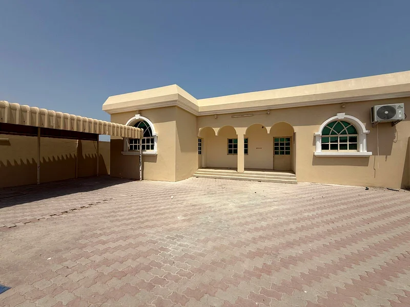 فيلا 4 غرف نوم في منطقة الضيت الجنوبية للإيجار63814555938049111