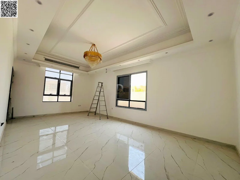 Luxury 5 bedroom villa in a prime location, including electricity, water and air conditioning, close to essential services, ready to move in immediate63869495721730113