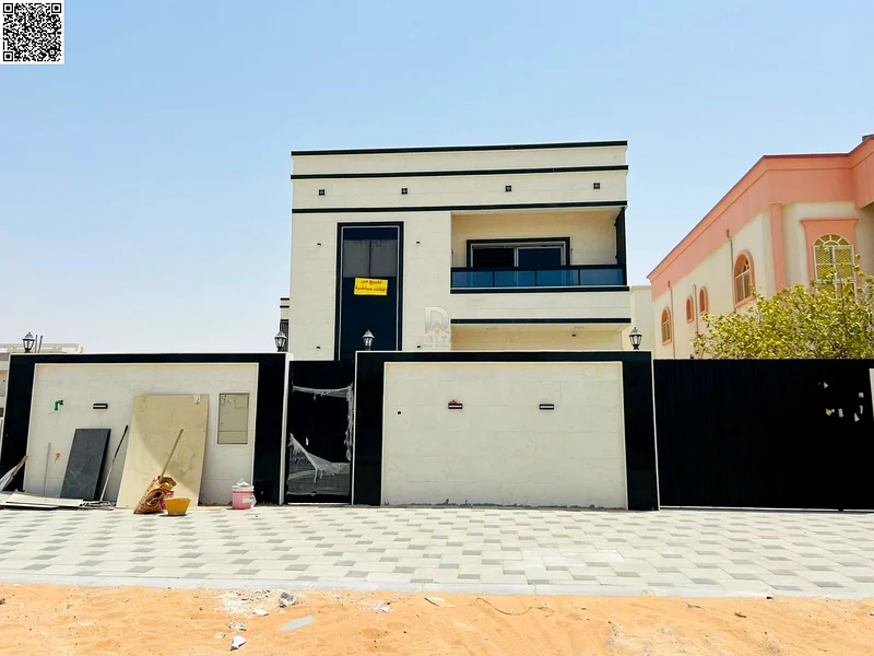 Luxury 5 bedroom villa in a prime location, including electricity, water and air conditioning, close to essential services, ready to move in immediate63869495721730110