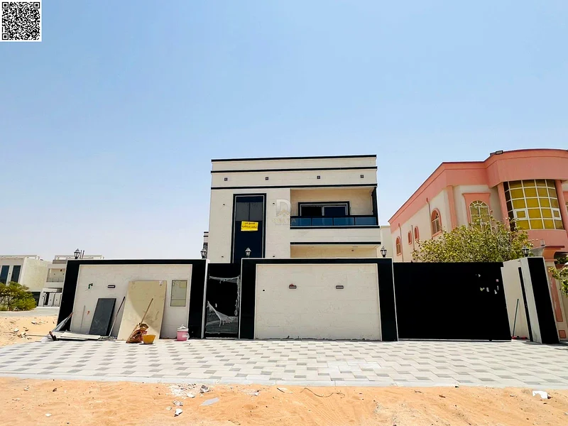 Luxury 5 bedroom villa in a prime location, including electricity, water and air conditioning, close to essential services, ready to move in immediate63869495721730111