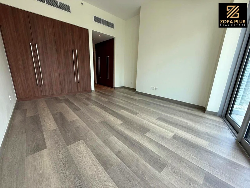 الأكبر من نوعه بغرفتي نوم + غرفة خادمة | جديد بالكامل | طابق عالي | وسط المدينة63771015936257112