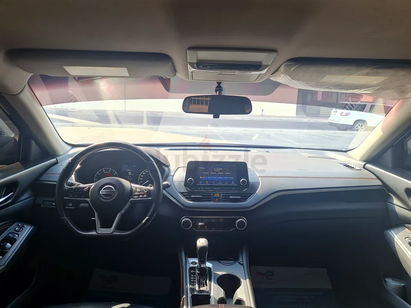 Nissan altima GCC 2019 full option SR . 3750063399970584834113