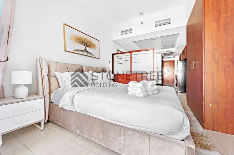 12 CHEQUES | Near Metro | Prime Location63748867403778114