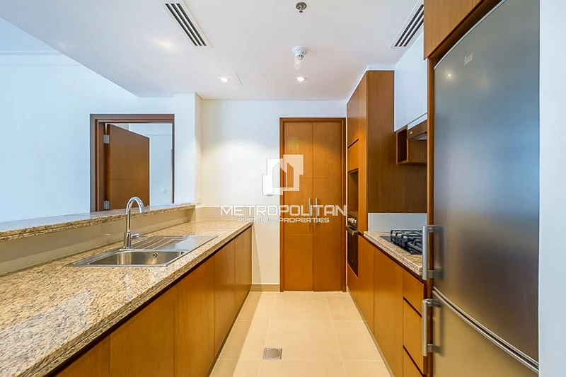 Largest layout in Creek | Vacant | High Floor64027363681667113
