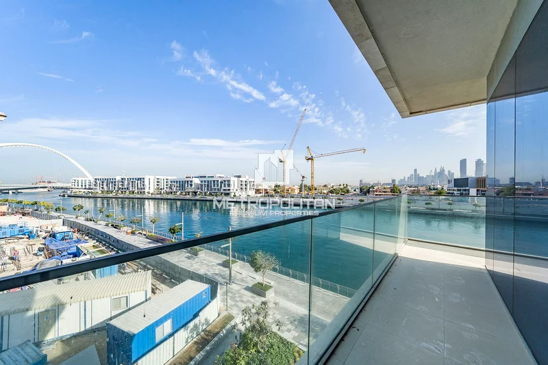 Waterfront Living| Modern Finish | Spacious Layout63949782802433111