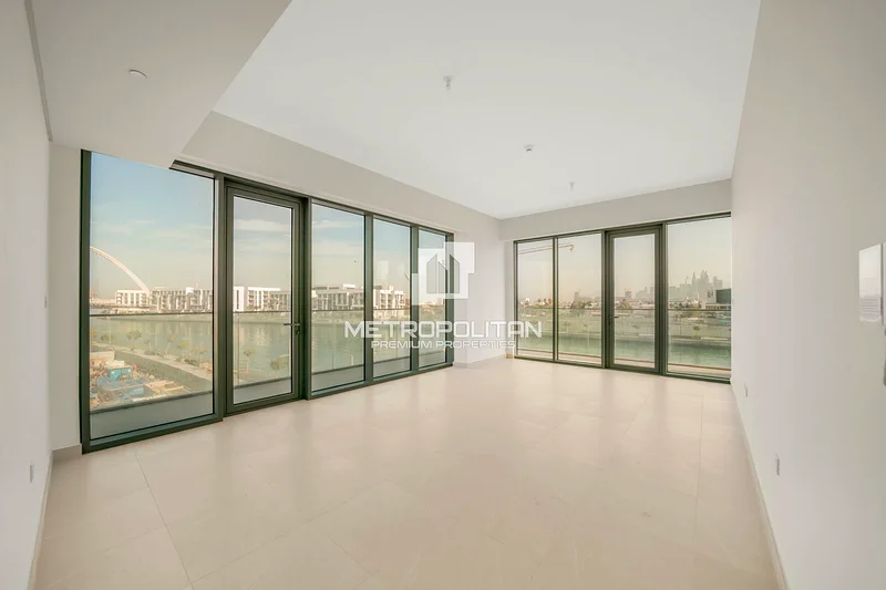 Waterfront Living| Modern Finish | Spacious Layout63949782802433112