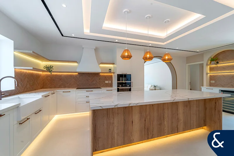 5 Bedrooms | Full Refurb | Generous Plot63919228382081114