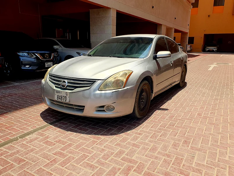 Nissan Altima 2012 – Excellent Condition – AED 11,000  
Nissan Altima 2012 – Silver63399973225219113