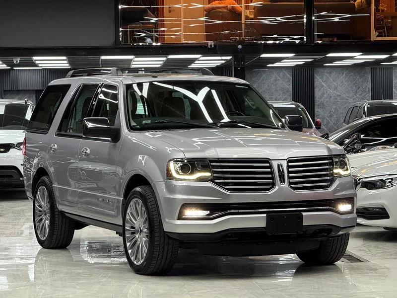 AED 1422/M | Lincoln Navigator L | 1 Owner | Agency Service History | Original Paint | GCC Spec63491341134210111