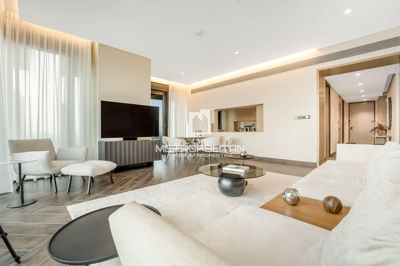 مفروشة بالكامل | معيشة أنيقة | طابق عالٍ63929101747715113