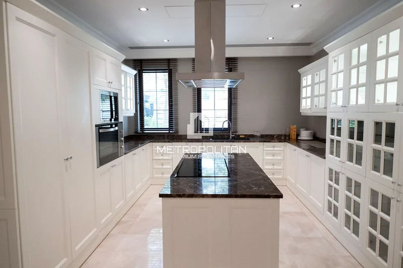 Royal Living | Pool View | Furnished64009894990979114