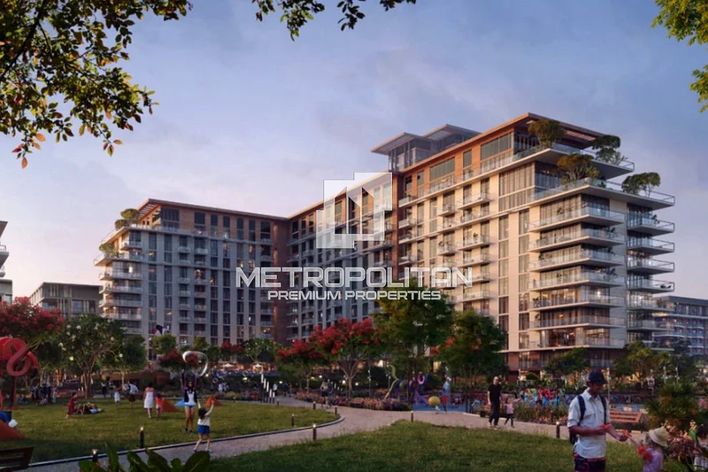Park View | Middle Floor | Spacious Unit63949361911682110