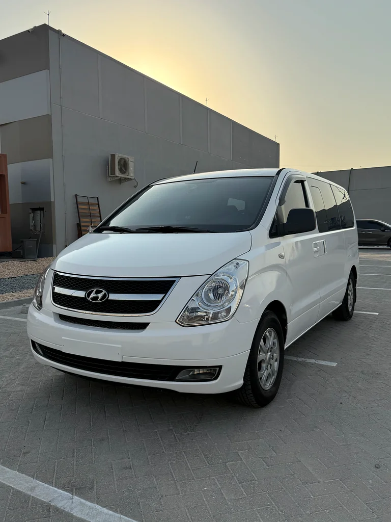 Hyundai H1 9-passenger63406914458499112