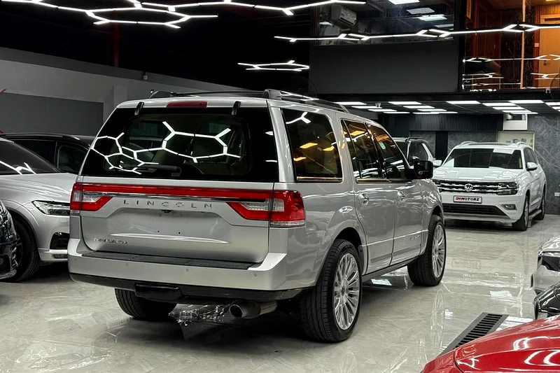 AED 1422/M | Lincoln Navigator L | 1 Owner | Agency Service History | Original Paint | GCC Spec63491341134210114