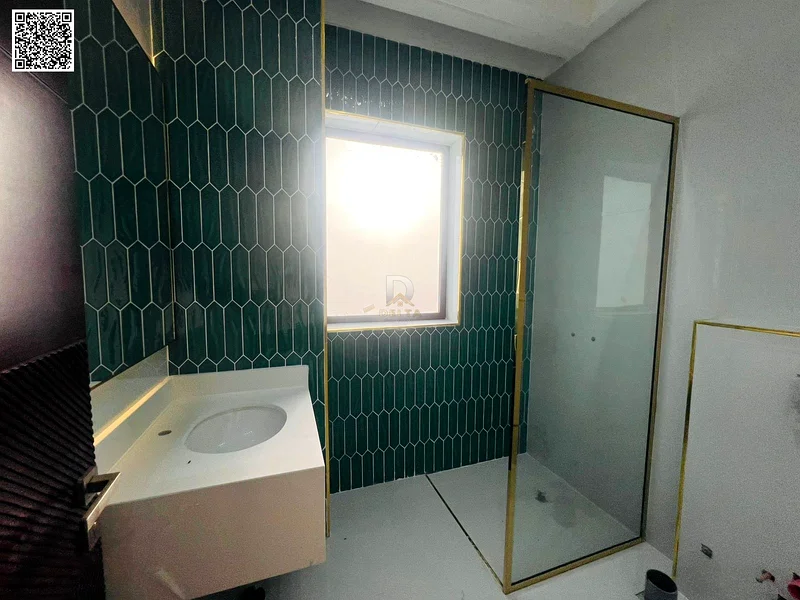 فرصة ذهبية - فيلا زاوية من طابقين مع سطح في الحيلو 2، تشمل رسوم التسجيل ورسوم الملكية63914210910337114