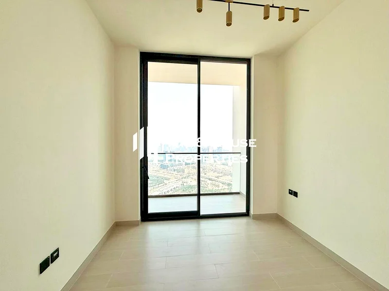 شقة بغرفة نوم واحدة للإيجار في بناية عالية | جديدة بالكامل | تخطيط ذكي ومشمس63787493692930111