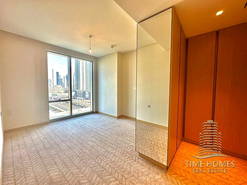 غير مفروشة | تطل على برج خليفة | شاغرة63772546075010114