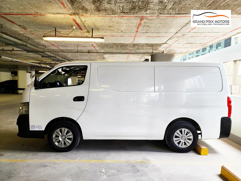 Nissan Urvan 3 Seater MANUAL 2022 Model GCC Specs With Full Service History In Perfect Condition63412537038467114