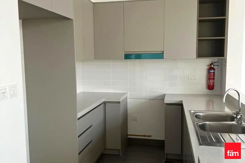 Tenanted | Spacious Unit | Unfurnished64026241971969113