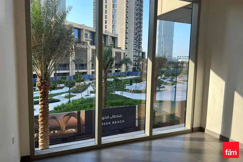 Tenanted | Spacious Unit | Unfurnished64026241971969114