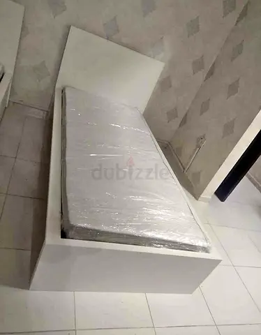 IKEA Malam single bed frame with  IKEA mattress 90×200cm is available in excellent condition.