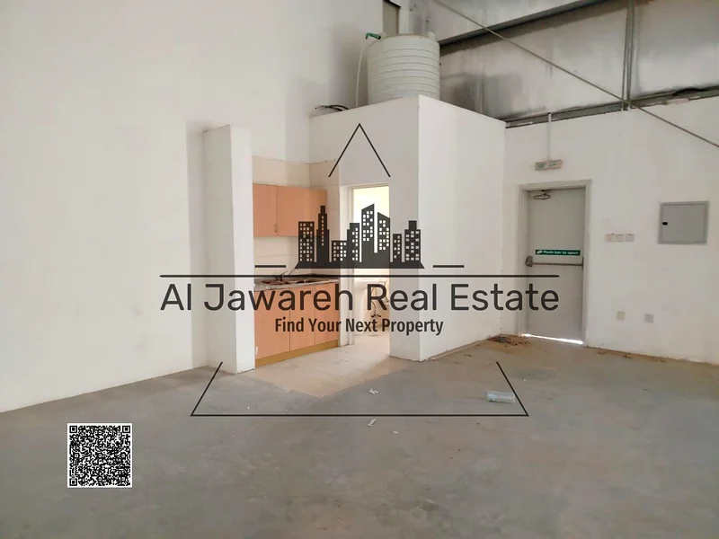 مستودع 2720 قدم مربع للإيجار في أم القيوين63623065362817114