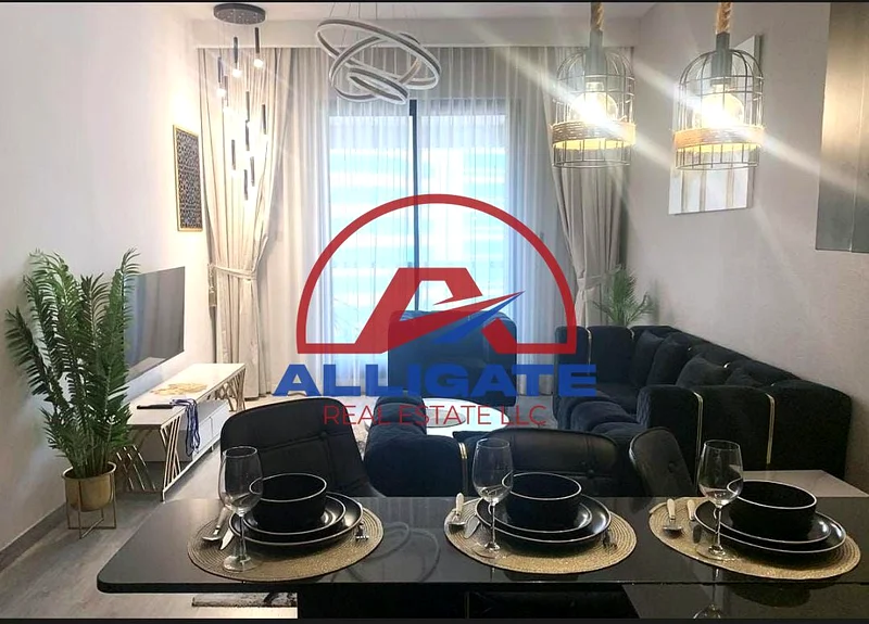 مفروشة بالكامل / فارغة / طابق عالي / مع شرفة /64039813426819111