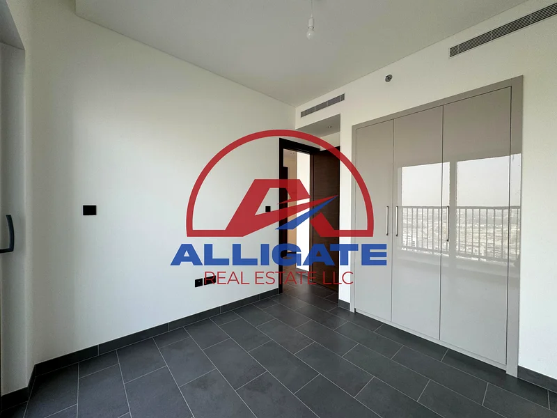 طابق عالي / مع شرفة / إطلالة على المسبح / جديد بالكامل /63759460590594112