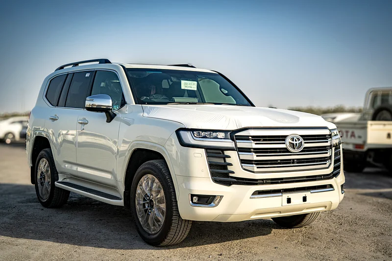 Toyota Landcruiser VXR 3.3L 2025 White Right Hand Diesel EU (Export Only)63484694225921112
