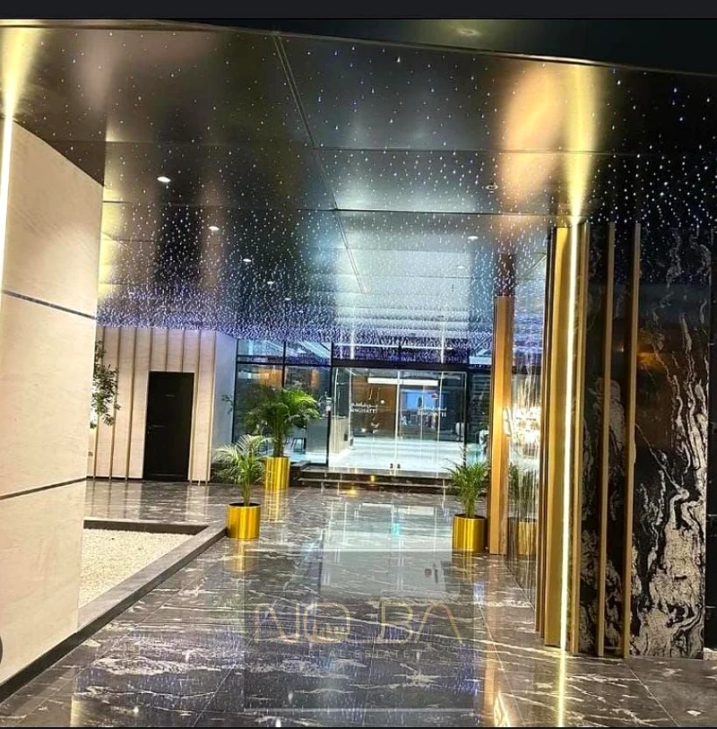 "تحفة في التصميم | عِش تجربة حياة فاخرة | سكن راقٍ على ضفاف الماء في قلب دبي"63791329485697111