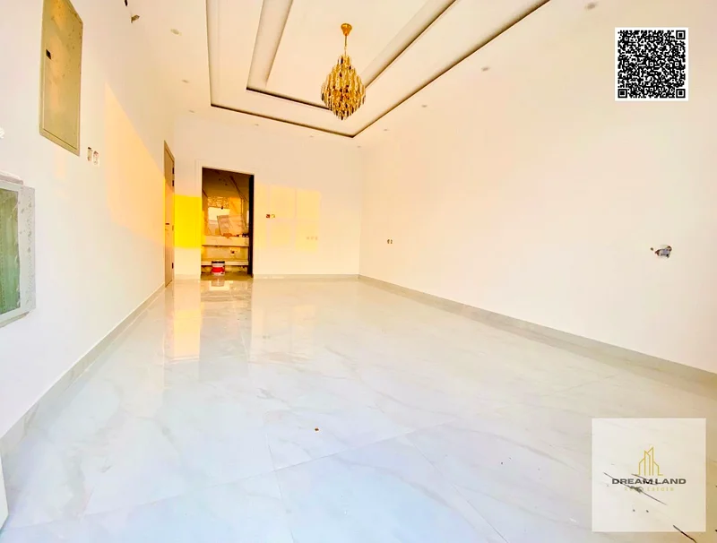 For sale at a fantastic price, a modern villa, 3 rooms with a roof, Al Helio 1 area, Ajman, including registration fees, super deluxe finishing, freeh63894745647746114